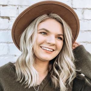 Meet your Posher, Alaina